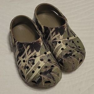 CROCS camo style